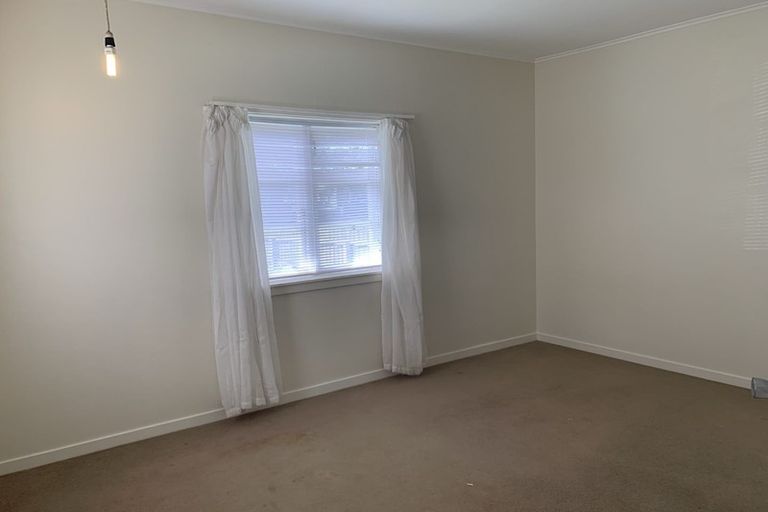 Photo of property in 21 Waiwhetu Road, Waiwhetu, Lower Hutt, 5010