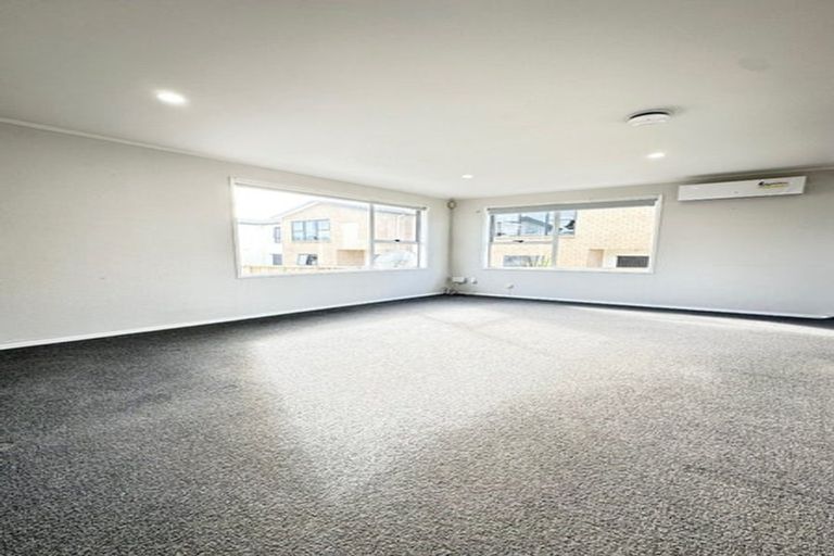 Photo of property in 365 Don Buck Road, Massey, Auckland, 0614