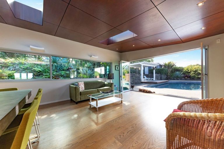 Photo of property in 175 Hanham Road, Kumeu, 0891