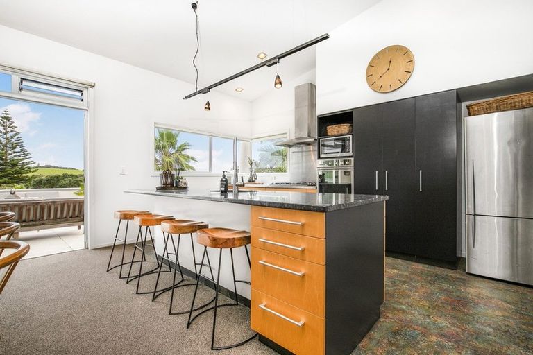 Photo of property in 10 Double Bay Place, Army Bay, Whangaparaoa, 0930