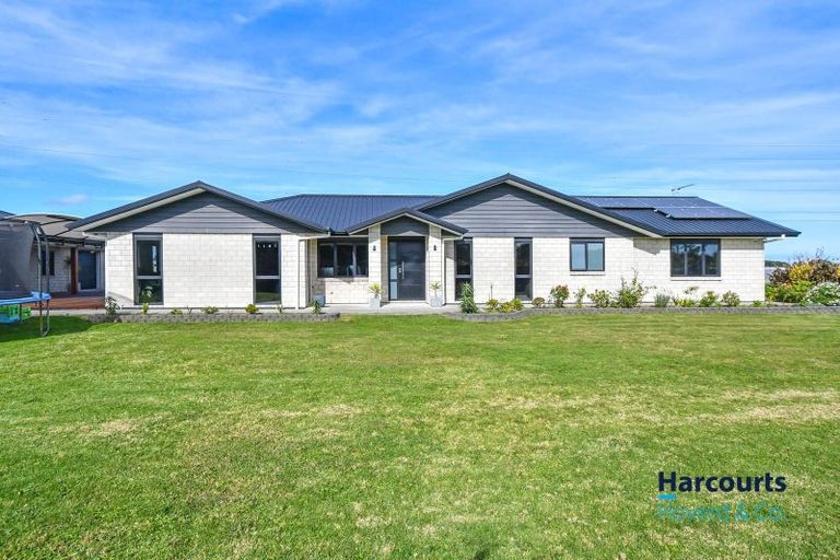 Photo of property in 1217 Glenbrook Road, Glenbrook, Waiuku, 2681