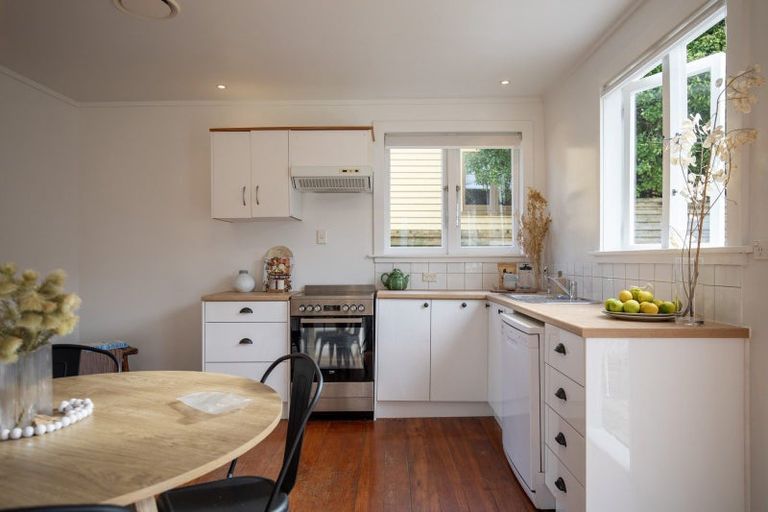 Photo of property in 22 Government Road, Raglan, 3225