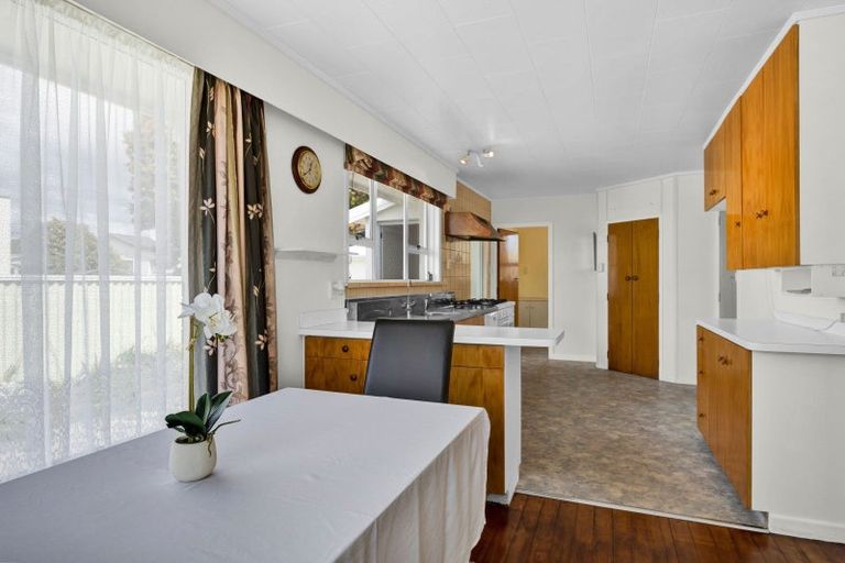 Photo of property in 75 Domett Street, Waitara, 4320