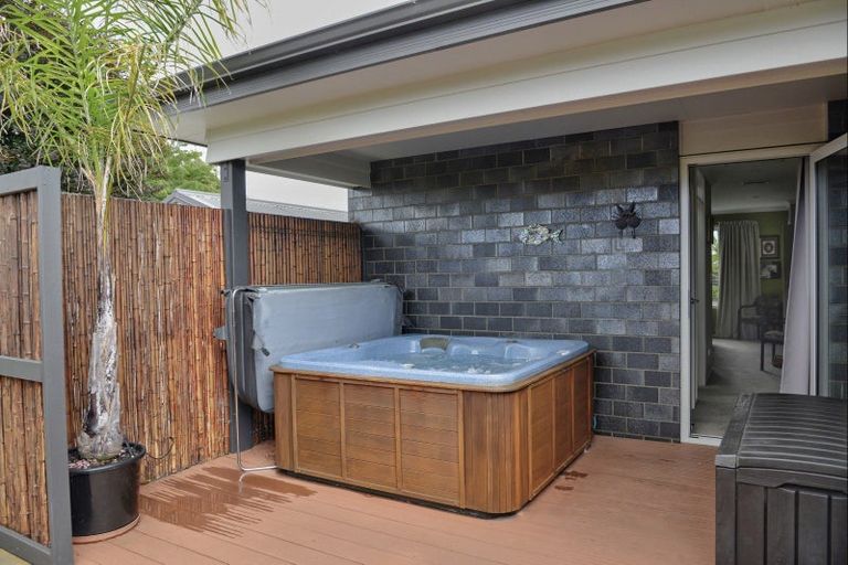 Photo of property in 14 Howard Street, Carterton, 5713