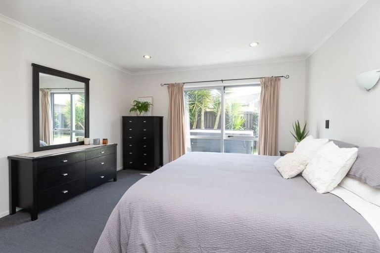 Photo of property in 14 Chatham Place, Rototuna North, Hamilton, 3210