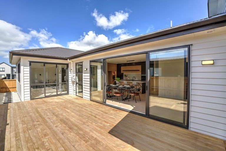 Photo of property in 26 Babina Avenue, Kumeu, 0810