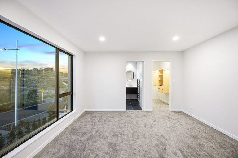 Photo of property in 15 Kumukumu Road, Long Bay, Auckland, 0630