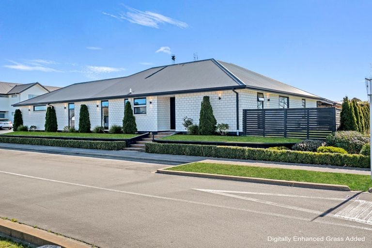 Photo of property in 17 Aroha Street, Pegasus, 7612