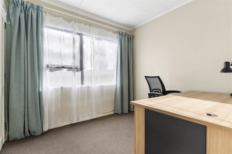 Photo of property in 41 Holmes Drive South, Massey, Auckland, 0614