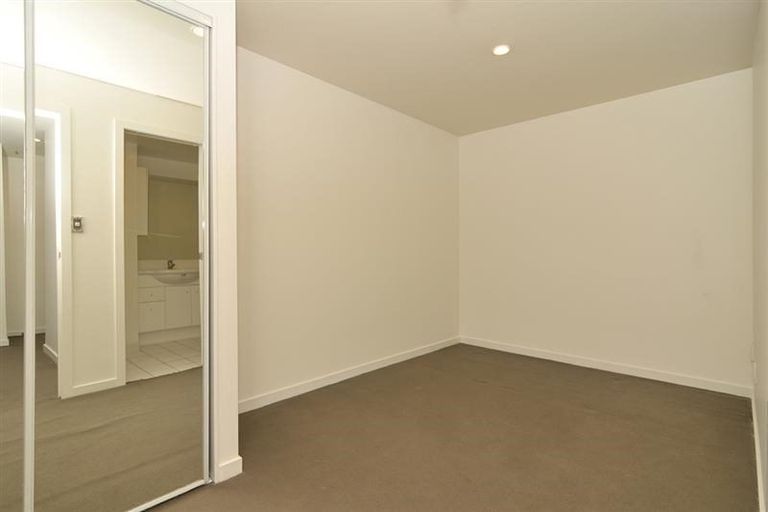 Photo of property in Terrace Heights Apartments, 2a/163 The Terrace, Wellington Central, Wellington, 6011