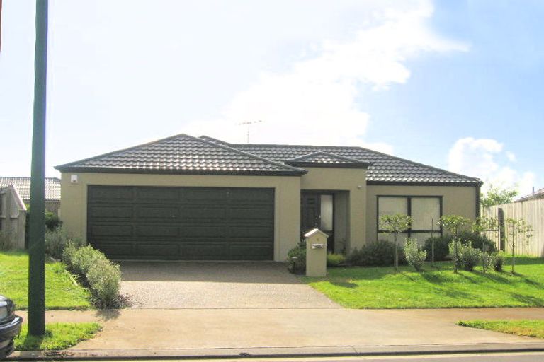 Photo of property in 6 Belcoo Crescent, East Tamaki, Auckland, 2013
