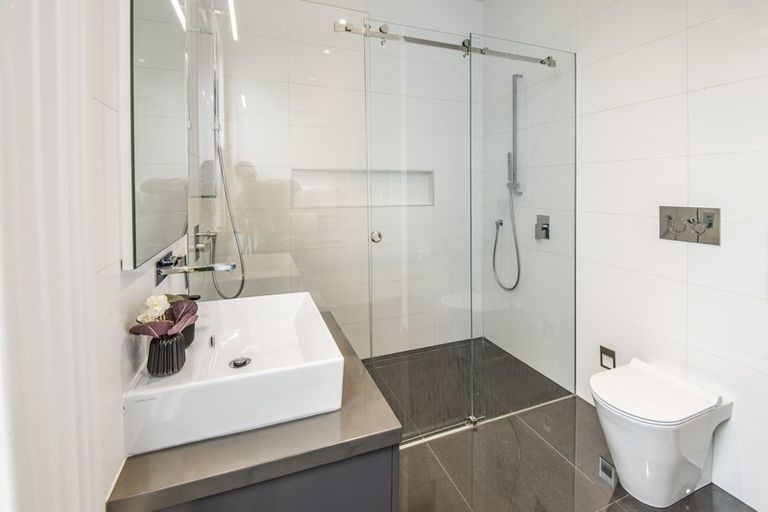 Photo of property in 29 Maritime Terrace, Birkenhead, Auckland, 0626