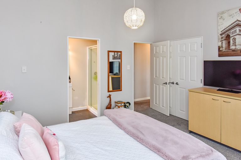 Photo of property in 4a Barberton Terrace, Red Hill, Papakura, 2110