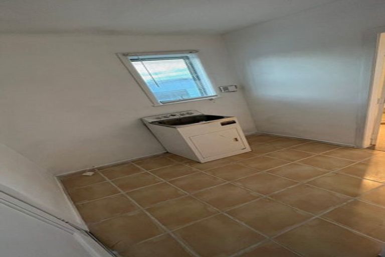 Photo of property in 43 Rosier Road, Glen Eden, Auckland, 0602