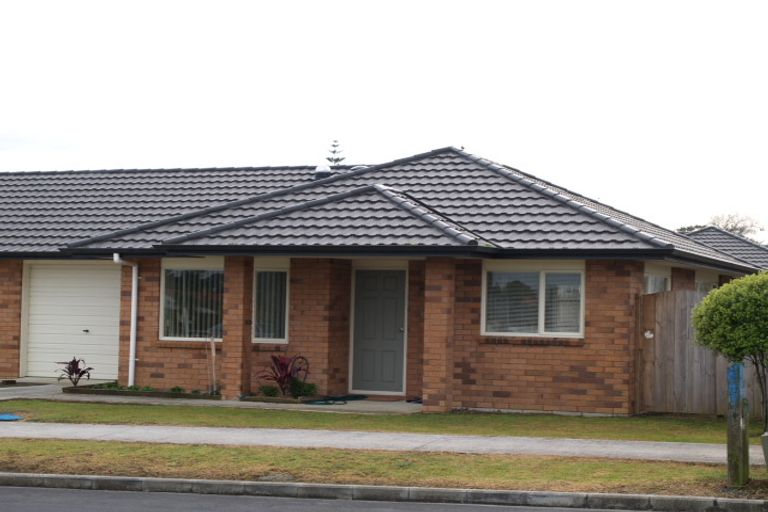 Photo of property in 1/23 Growers Lane, Mangere East, Auckland, 2024