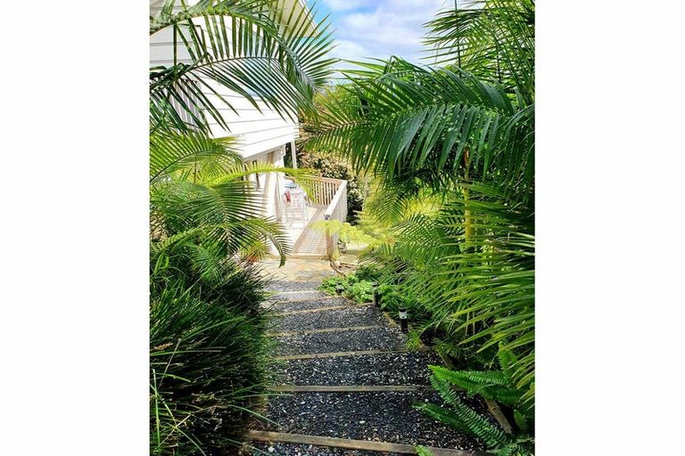 Photo of property in 19 Tui Grove, Paihia, 0200