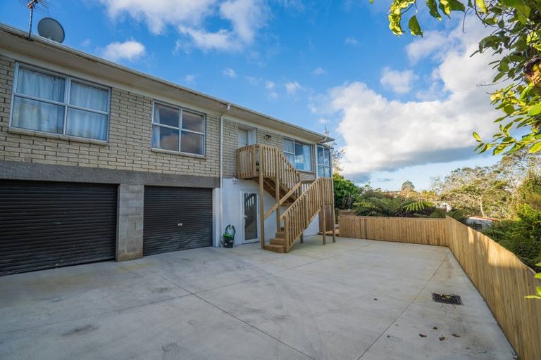 Photo of property in 2/829 East Coast Road, Northcross, Auckland, 0630