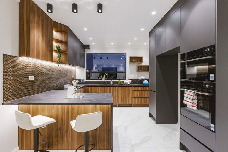 Photo of property in 28 Catalina Avenue, Rosehill, Papakura, 2113