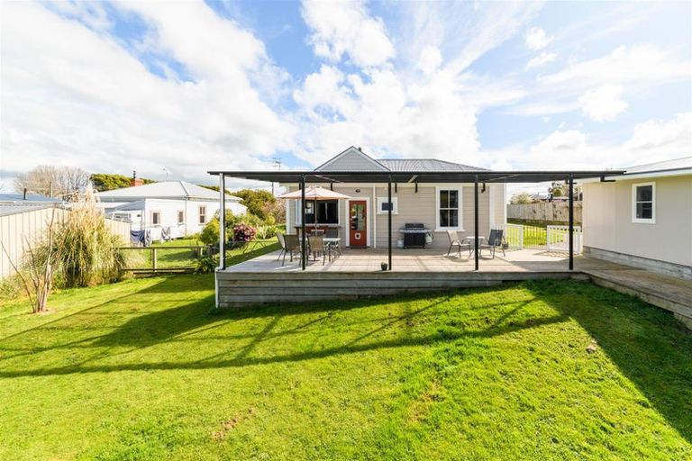 Photo of property in 8 Ngareta Street, Marton, 4710