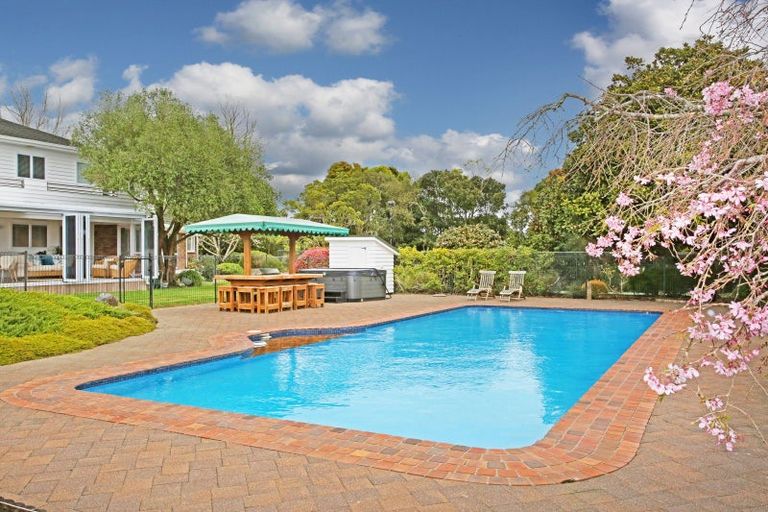 Photo of property in 225 Laing Road, Karaka, Papakura, 2580