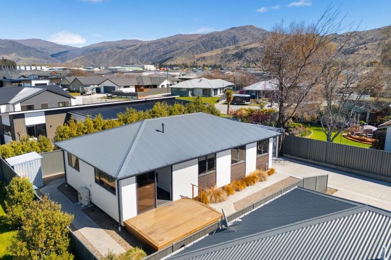 Photo of property in 12a Waenga Drive, Cromwell, 9310