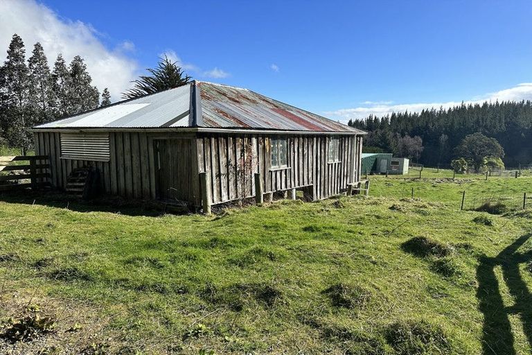 Photo of property in 140 Three Mile Hill Road, North Taieri, 9076