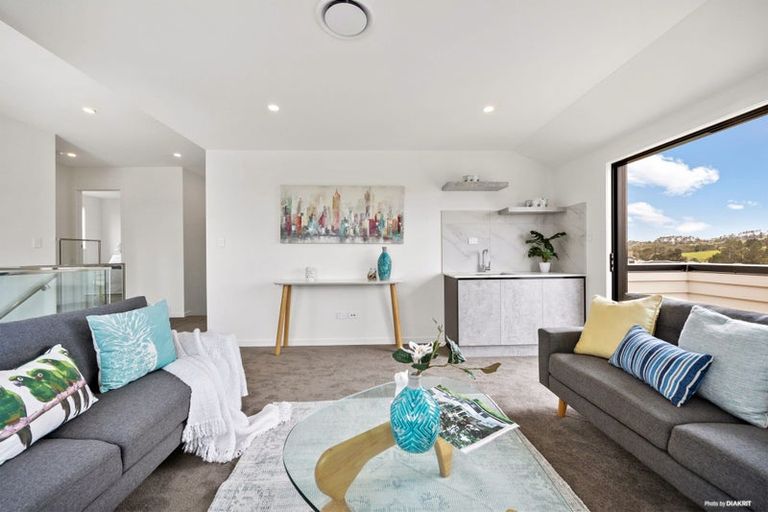 Photo of property in 7 Crows Road, Swanson, Auckland, 0614