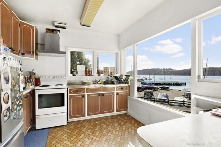 Photo of property in 462 Evans Bay Parade, Hataitai, Wellington, 6021