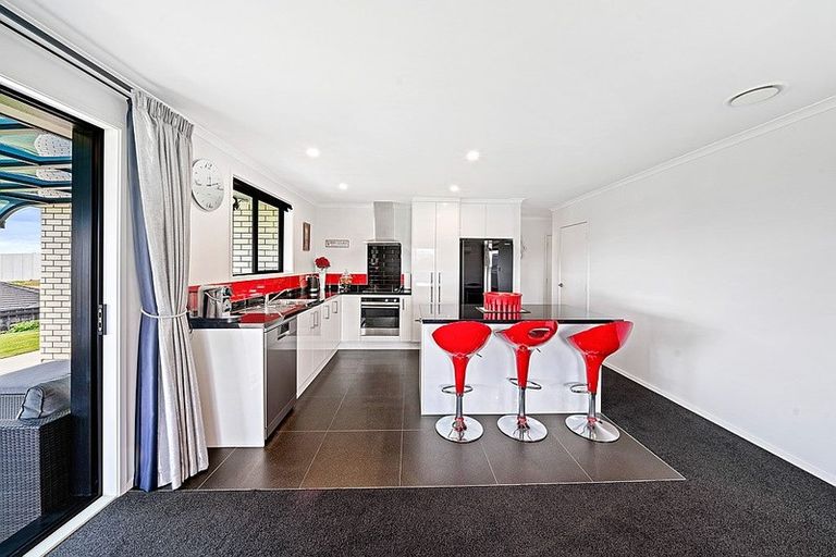 Photo of property in 11 Ulcoats Lane, Pokeno, 2402