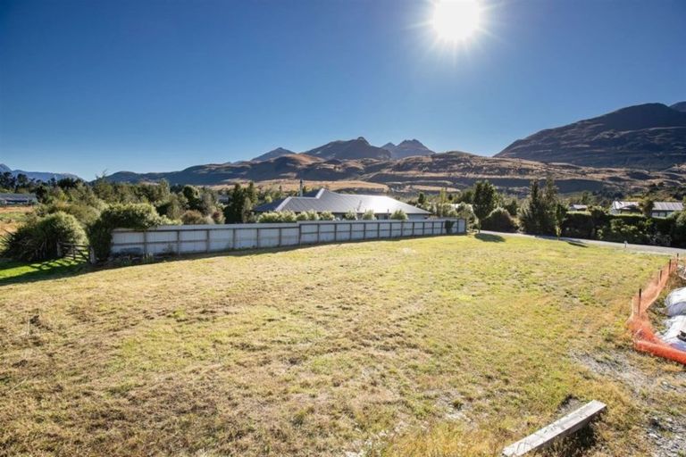 Photo of property in 10 Lochburn Avenue, Glenorchy, 9372