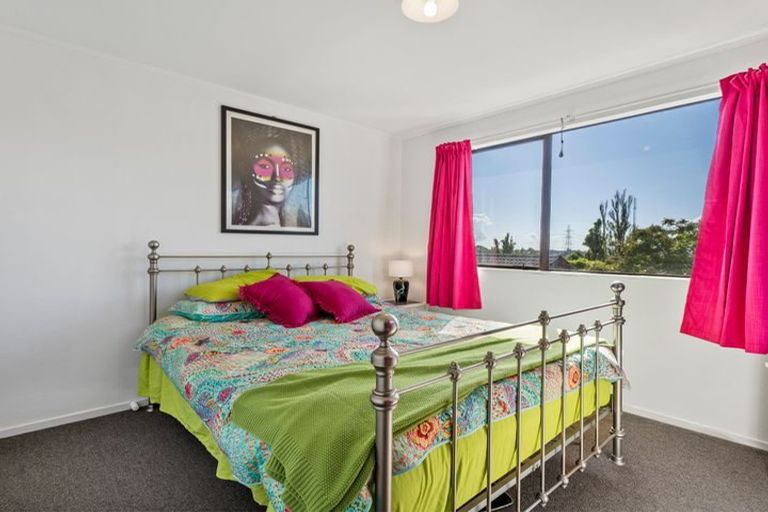 Photo of property in 82 Keegan Drive, Massey, Auckland, 0614