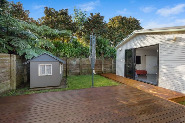 Photo of property in 39 Belt Road, Moturoa, New Plymouth, 4310