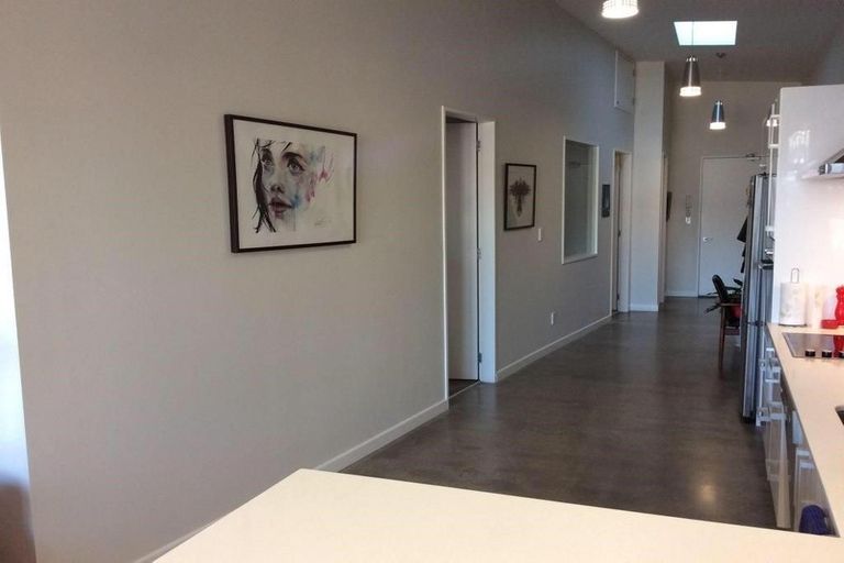 Photo of property in 2/25 Home Street, Mount Victoria, Wellington, 6011