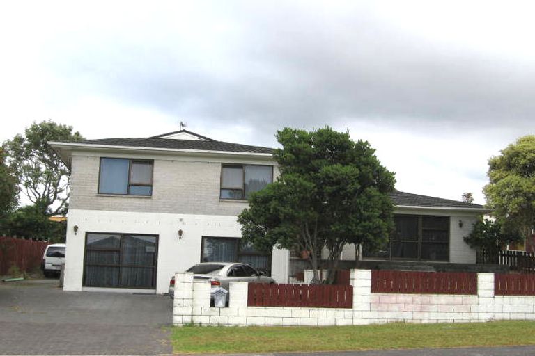 Photo of property in 25 Butterworth Drive, Glendene, Auckland, 0602