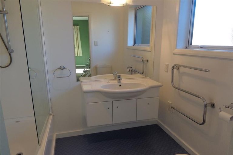 Photo of property in 7a Memorial Avenue, Ilam, Christchurch, 8053