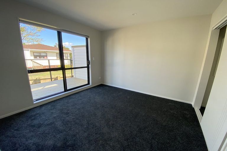 Photo of property in 1b Westall Road, New Lynn, Auckland, 0600
