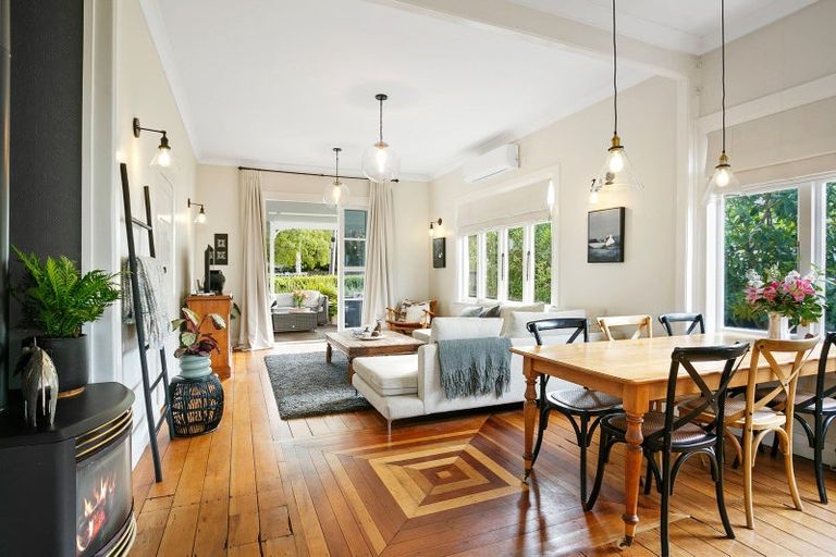 Photo of property in 122 Victoria Street, Cambridge, 3434