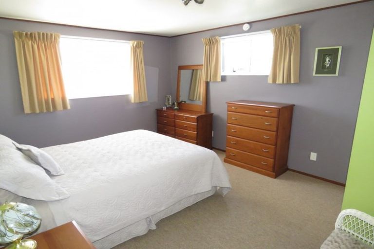 Photo of property in 54 Henley Street, Westport, 7825