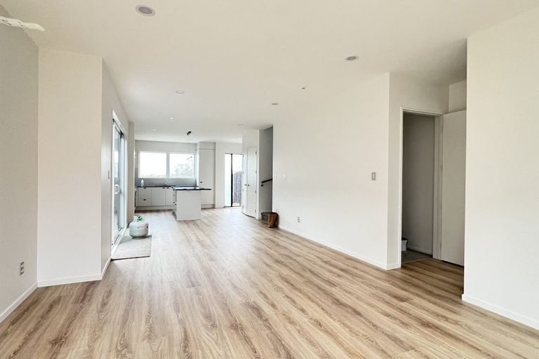 Photo of property in 7 Paretao Street, Massey, Auckland, 0614