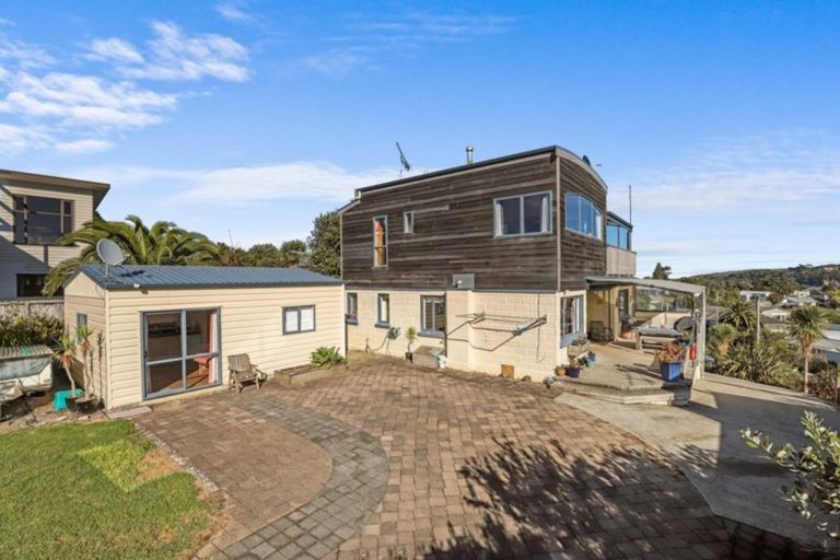 Photo of property in 35 Long Street, Raglan, 3225