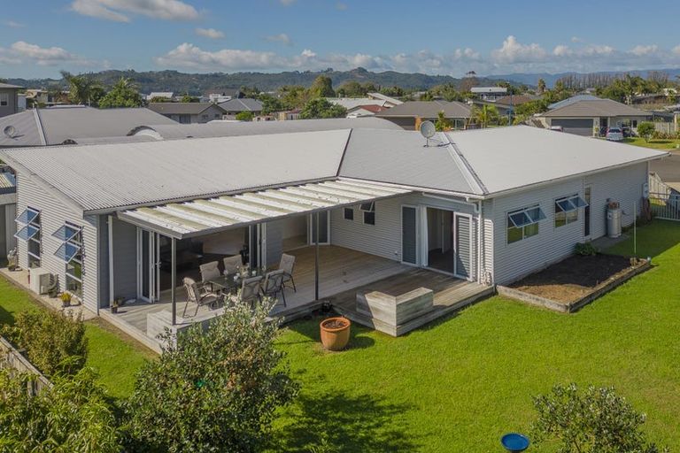 Photo of property in 8 Dotterel Place, Whitianga, 3510