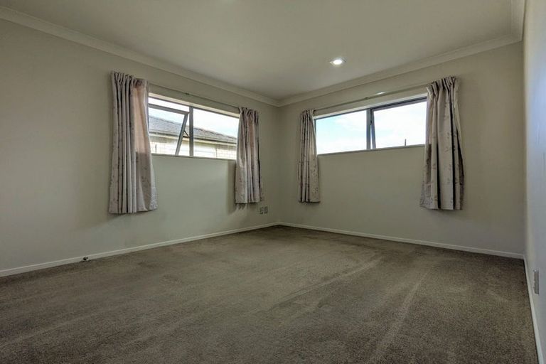 Photo of property in 16 Kira Road, Flat Bush, Auckland, 2016