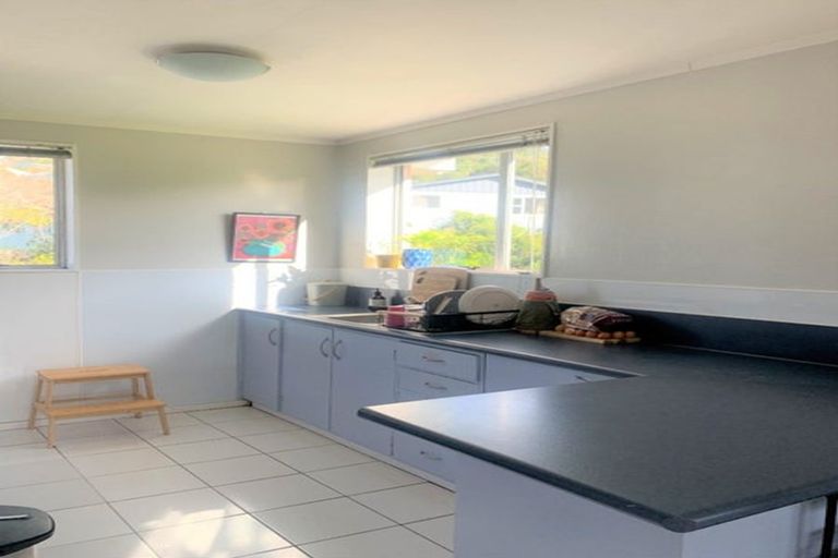 Photo of property in 183d Newlands Road, Newlands, Wellington, 6037