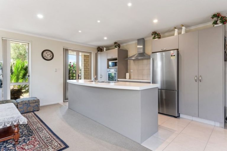 Photo of property in 94 Doncaster Drive, Papamoa Beach, Papamoa, 3118