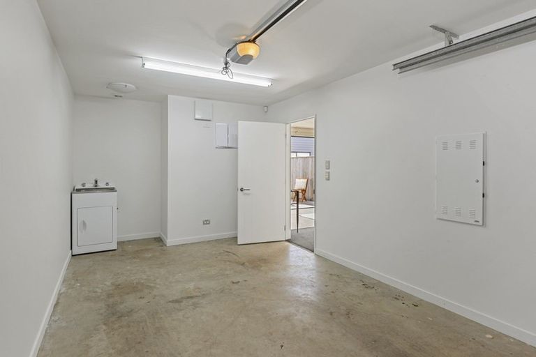 Photo of property in 2/40 Brockworth Place, Riccarton, Christchurch, 8011