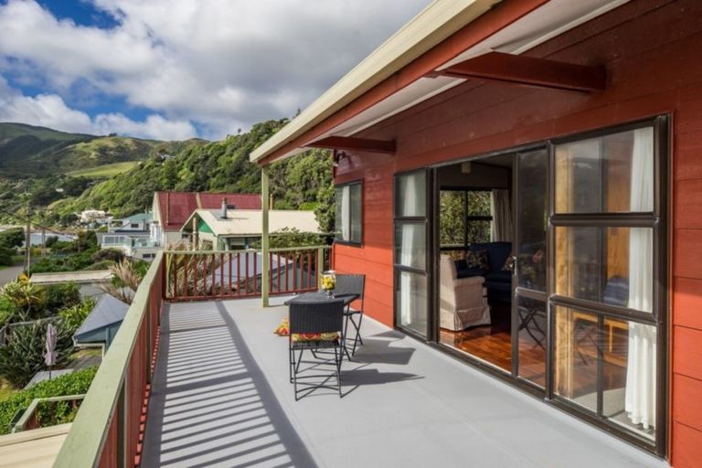 Photo of property in 32 Ocean Parade, Pukerua Bay, 5026