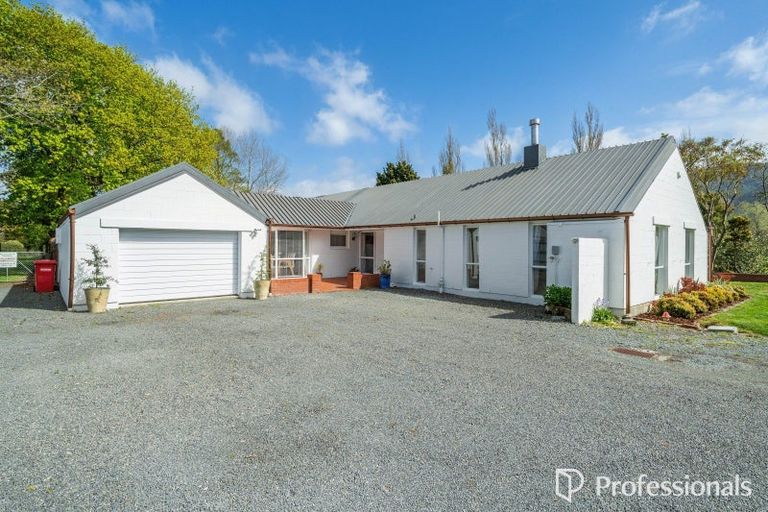 Photo of property in 20 Barton Road, Heretaunga, Upper Hutt, 5018