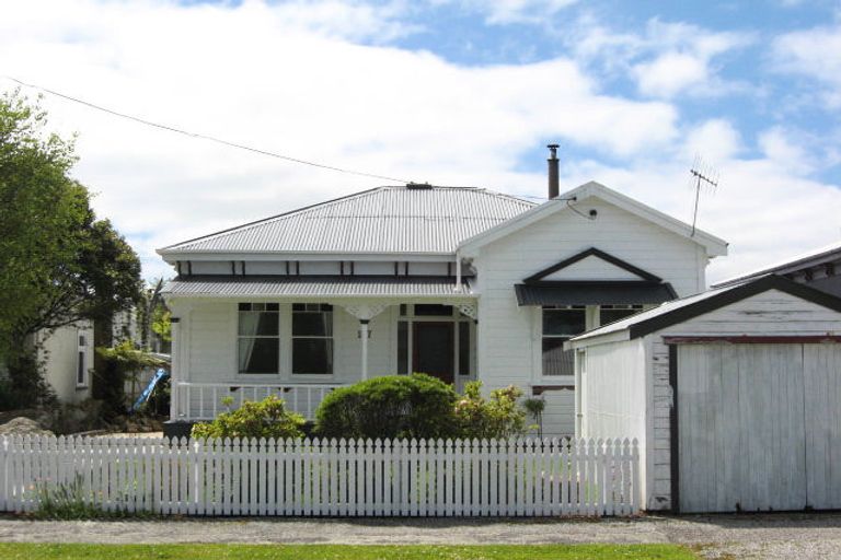 Photo of property in 157 Peel Street, Westport, 7825