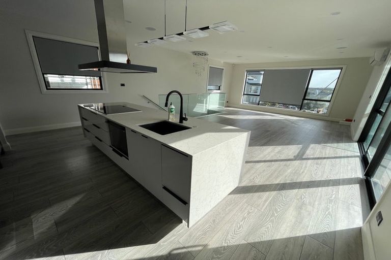 Photo of property in 8 Cavalli Road, Long Bay, Auckland, 0630