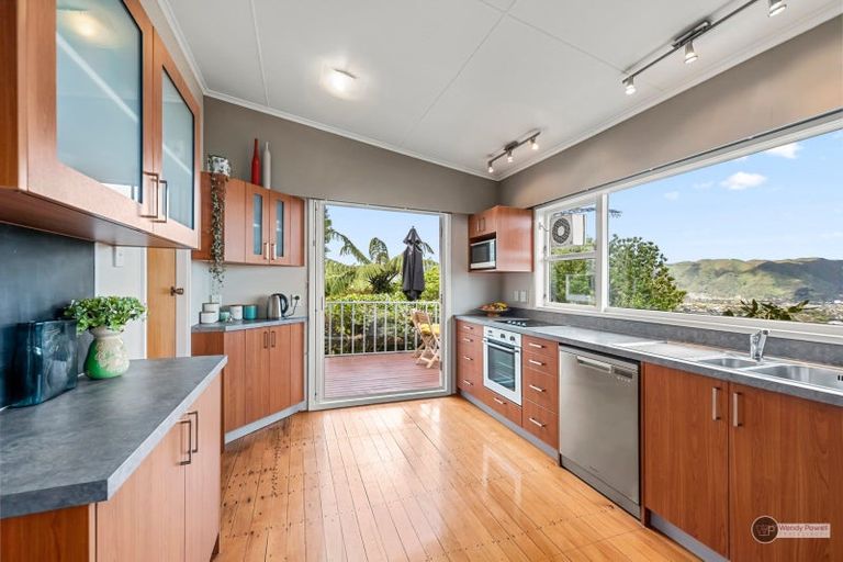 Photo of property in 37 Normandale Road, Normandale, Lower Hutt, 5010